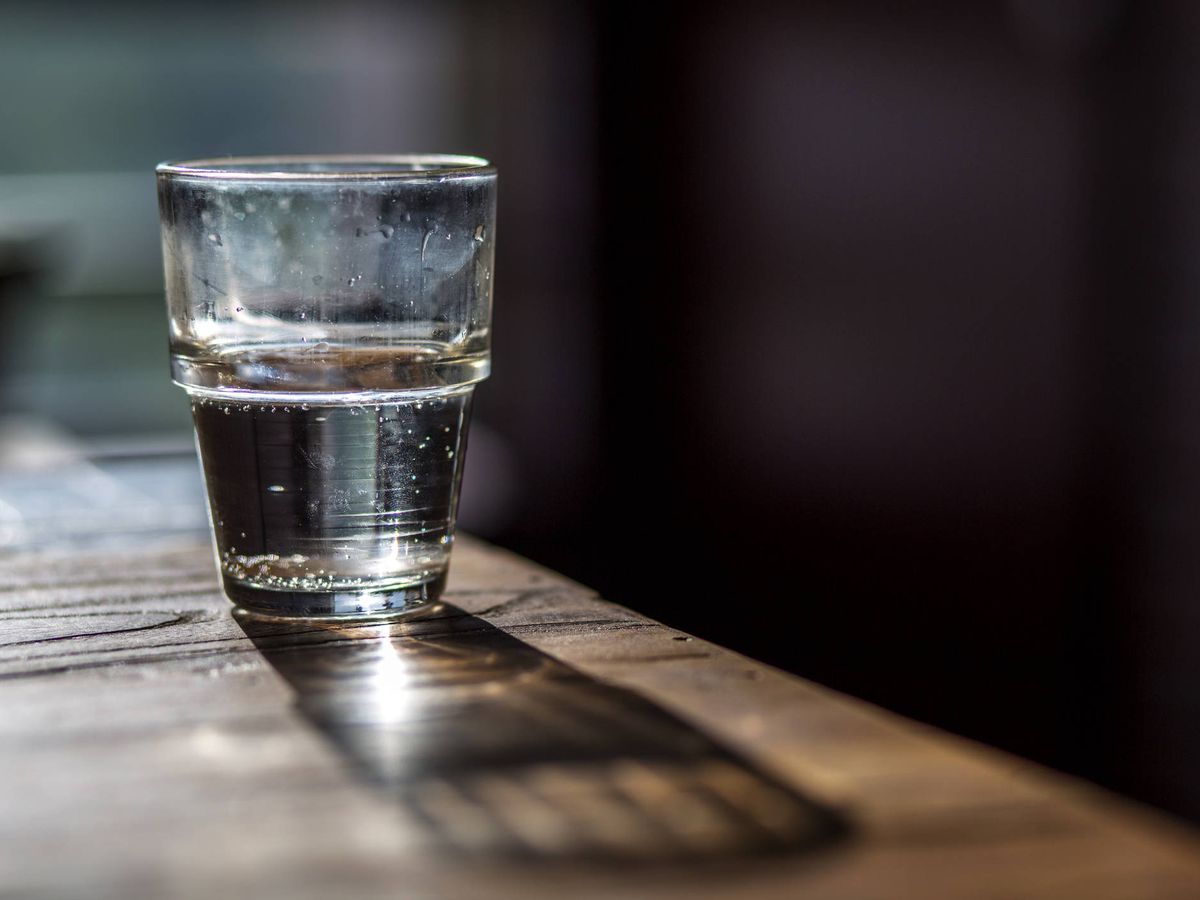 En nuevo reto viral jóvenes toman viagra diluido en agua