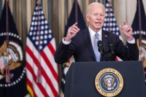 Biden anuncia que 30 países se unirán para liberar más petróleo