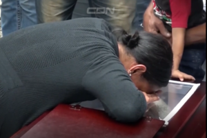 Dan último adiós a Reina Pérez Mella, madre de Raquelita Guerra 