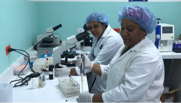 Centros de salud reanudan labores en Villa La Mata tras Semana Santa