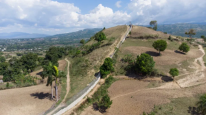Supervisan levantamiento de verja perimetral en la frontera