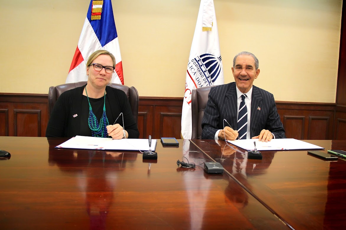 Embajada de Estados Unidos en RD y Educación Superior renuevan becas Fulbright