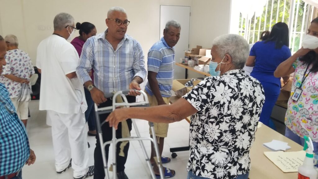 Parroquia y Fundación de Mujeres realizan operativo médico en El Factor