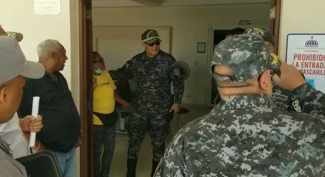 Gobernadora de Nagua y Gral. Ferreira Veras se reúnen con fiscal Febrillet