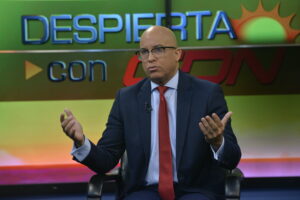 Homero defiende eliminación de aranceles y arremete contra la oposición 