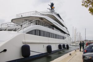 Incautan en España el yate de un oligarca ruso reclamado por EE.UU.
