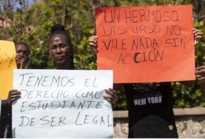 Estudiantes haitianos recuperan sus visas en RD