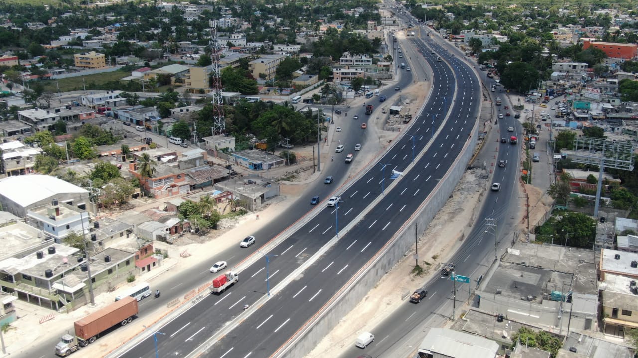 MOPC abre provisionalmente elevado en construcción en Boca Chica