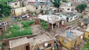 Muertos en inundaciones en Sudáfrica suman 443, con 63 desaparecidos