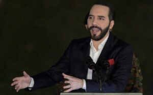 Bukele quitará comida a cárceles si pandillas incrementan homicidios 