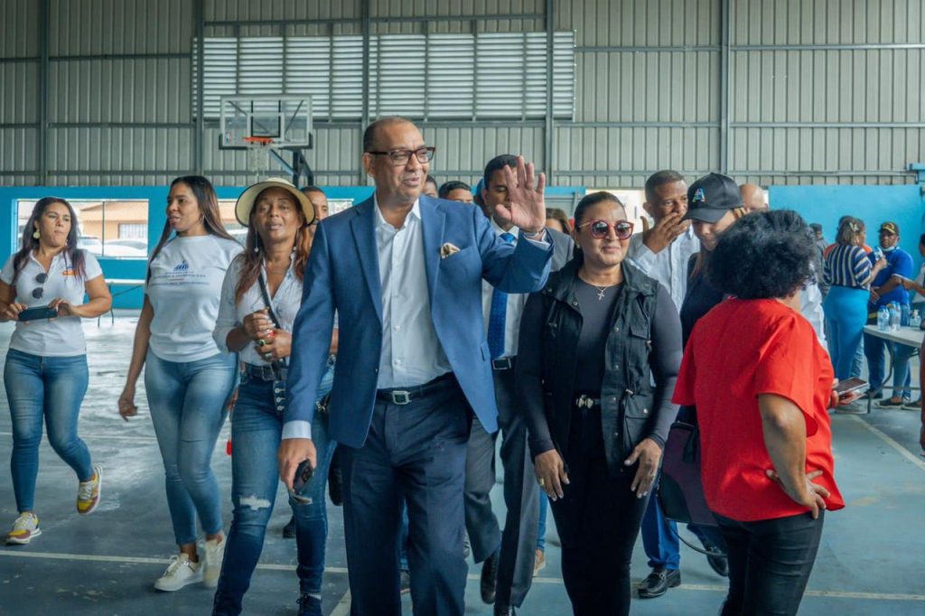 Obras Públicas interviene municipio de Guerra; realiza operativo médico