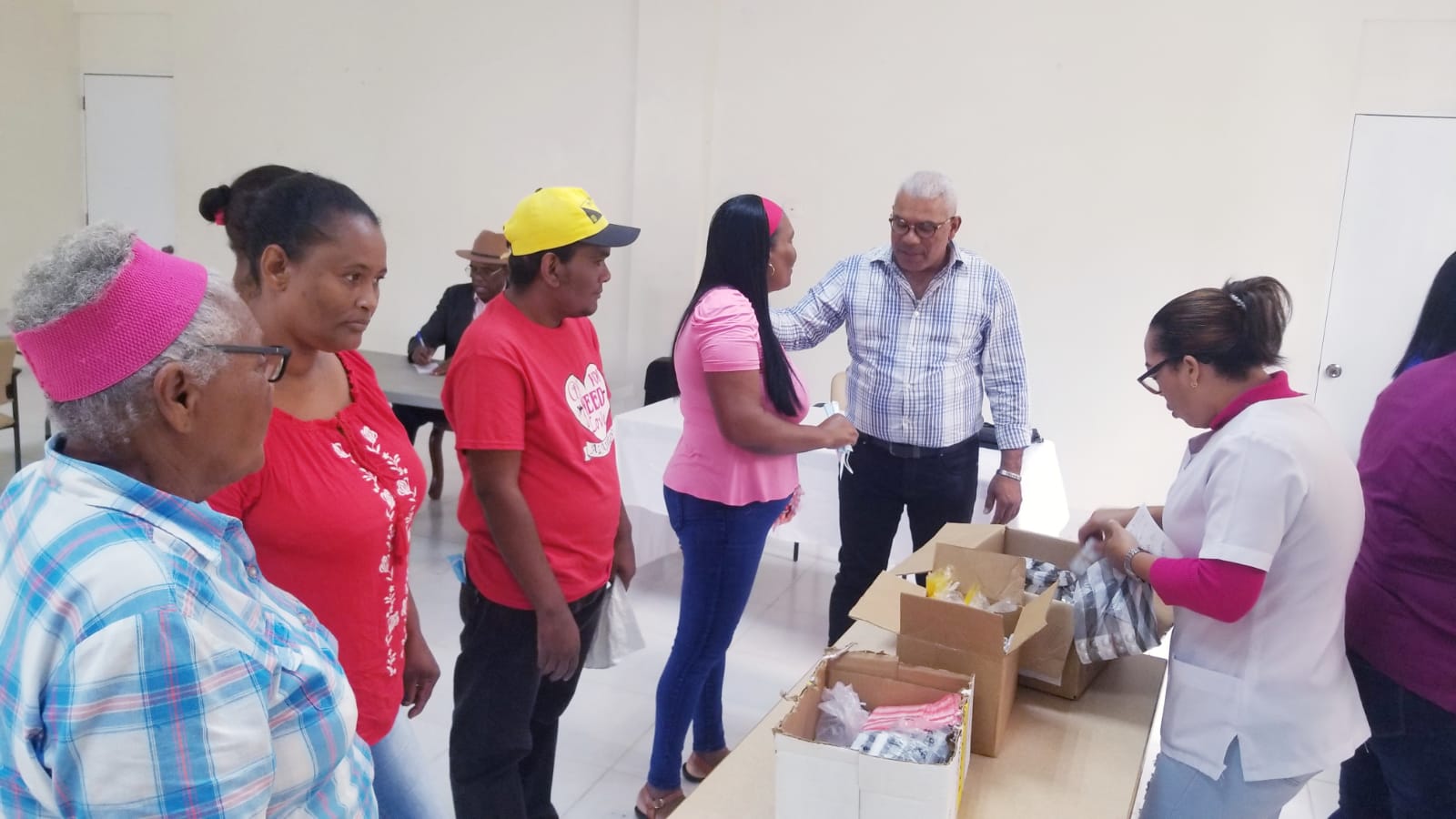 Parroquia y Fundación de Mujeres realizan operativo médico en El Factor