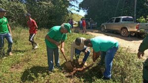 Padre Rogelio Cruz acude al rescata de Laguna Juan García de Samaná