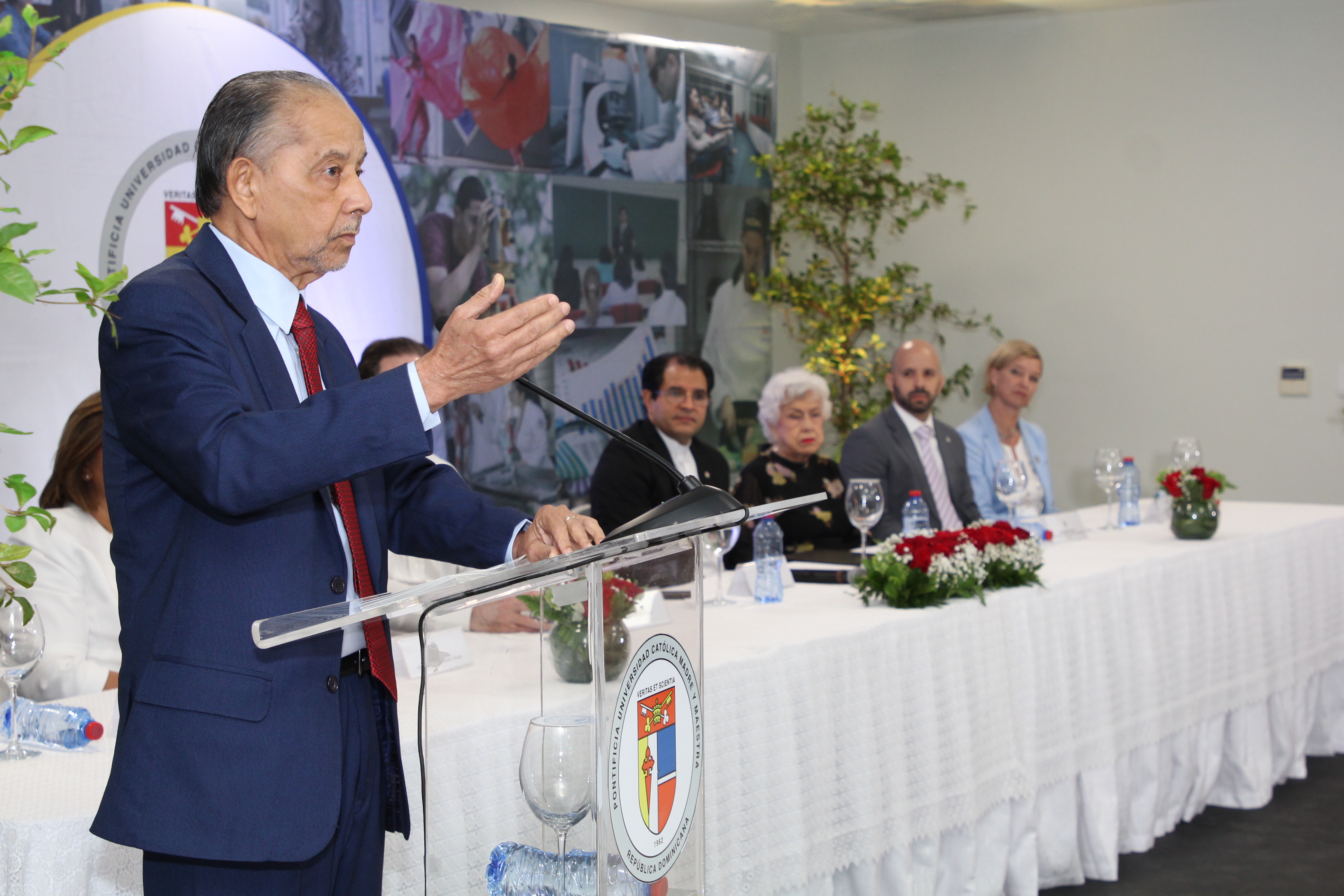 PUCMM reconoce a Huchi Lora en el Día Nacional del Periodista