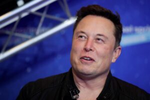 Twitter se dispara un 5 % entre los reportes de que negocia con Musk