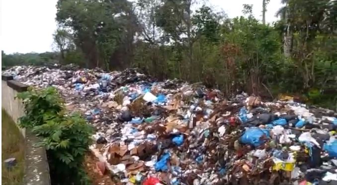Comunitarios en municipio Castillo cierran vertedero por insalubridad