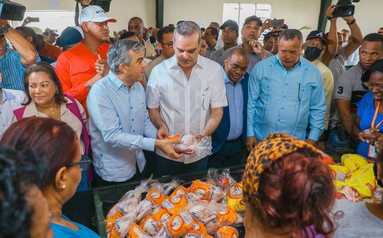 El presidente Luis Abinader aseguró este sábado que los programas sociales del Gobierno son ahora mayores que nunca antes