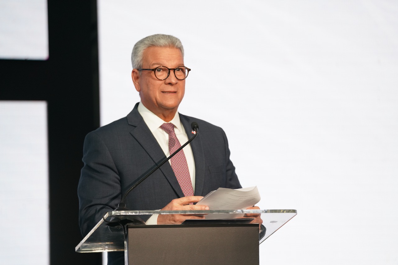 El ministro de la Presidencia resaltó que, pese a los desafíos económicos, la nación dominicana tendrá un crecimiento por encima del 5%