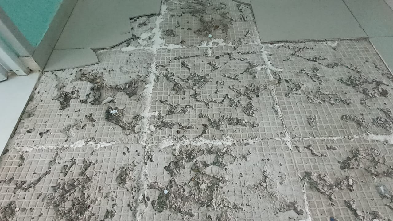 Hospital de Samaná se cae a pedazos y está a punto de cerrar