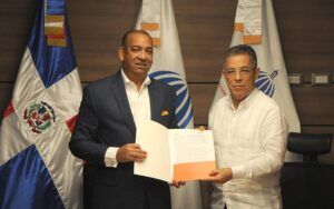 MOPC y DGDC suscriben pacto en beneficio de comunidades necesitadas
