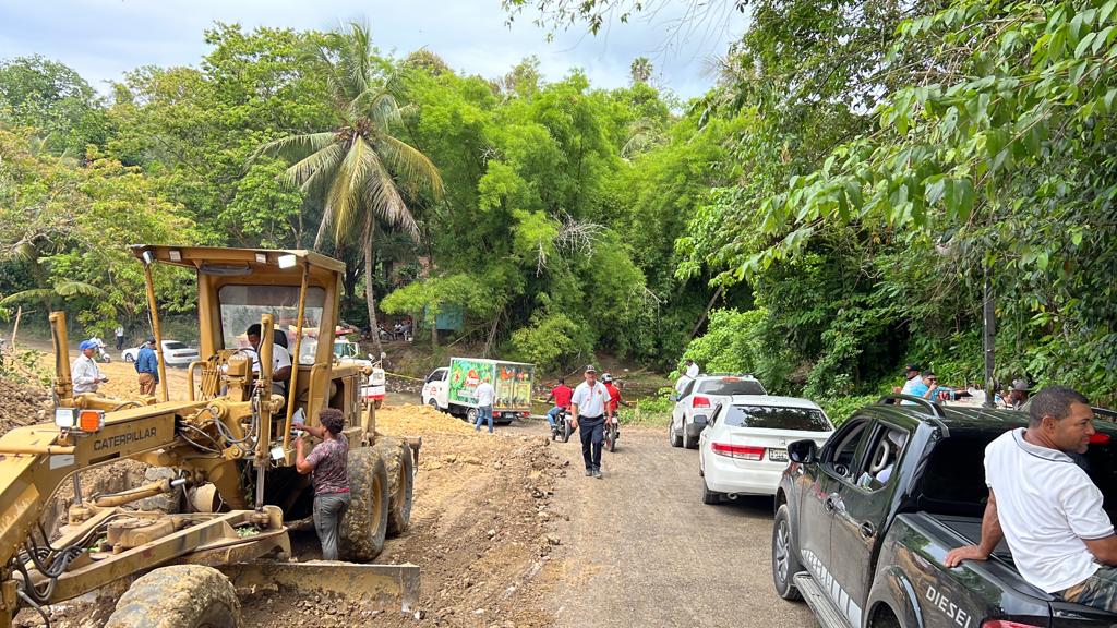 MOPC trabaja en restablecimiento puente de Cangrejos en Puerto Plata