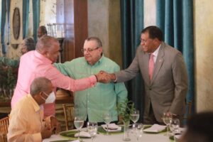 Seaboard agasaja a Club Villa Francisca, campeones del U25 distrital 