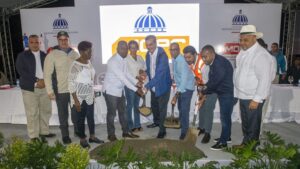 Obras Públicas inicia construcción de carretera en Chirino