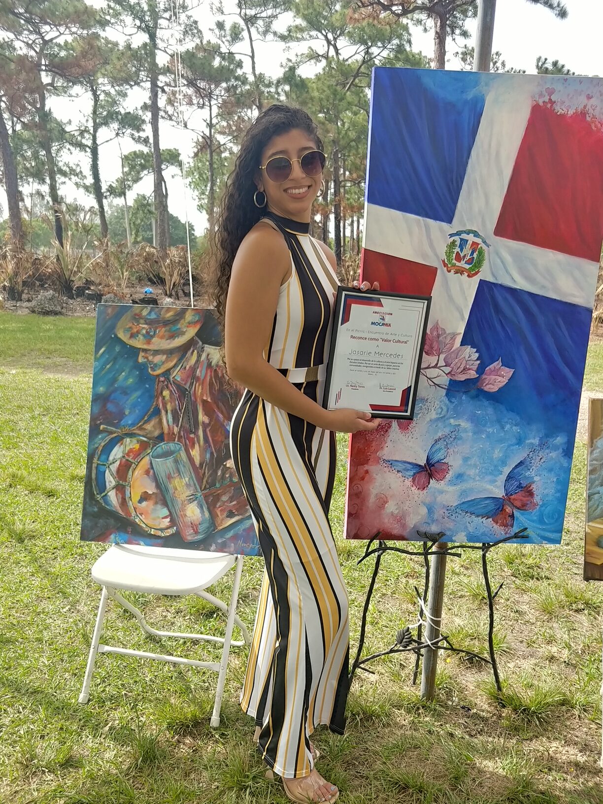 Jasarie Mercedes canta sus exitosos temas en español en el Tropical Park