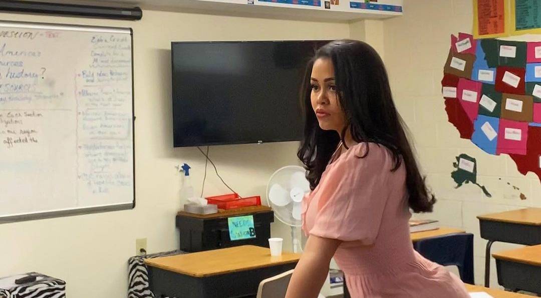 Critican a una maestra porque "su cuerpo distrae a los niños"