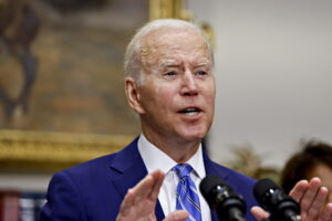 Rechazan pedido de Biden de desestimar demanda por política migratoria