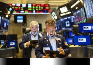 Wall Street cierra en verde y el Dow Jones sube un 1,98 %