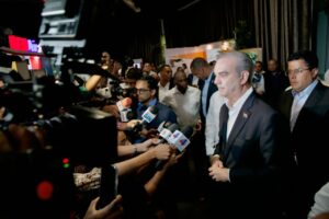 Abinader dice ejecuta plan que garantizará totalidad de la demanda eléctrica  