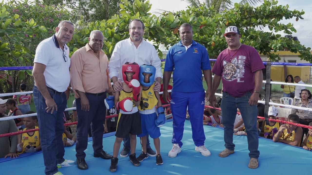 Alberto Rodriguez entrega ring boxeo