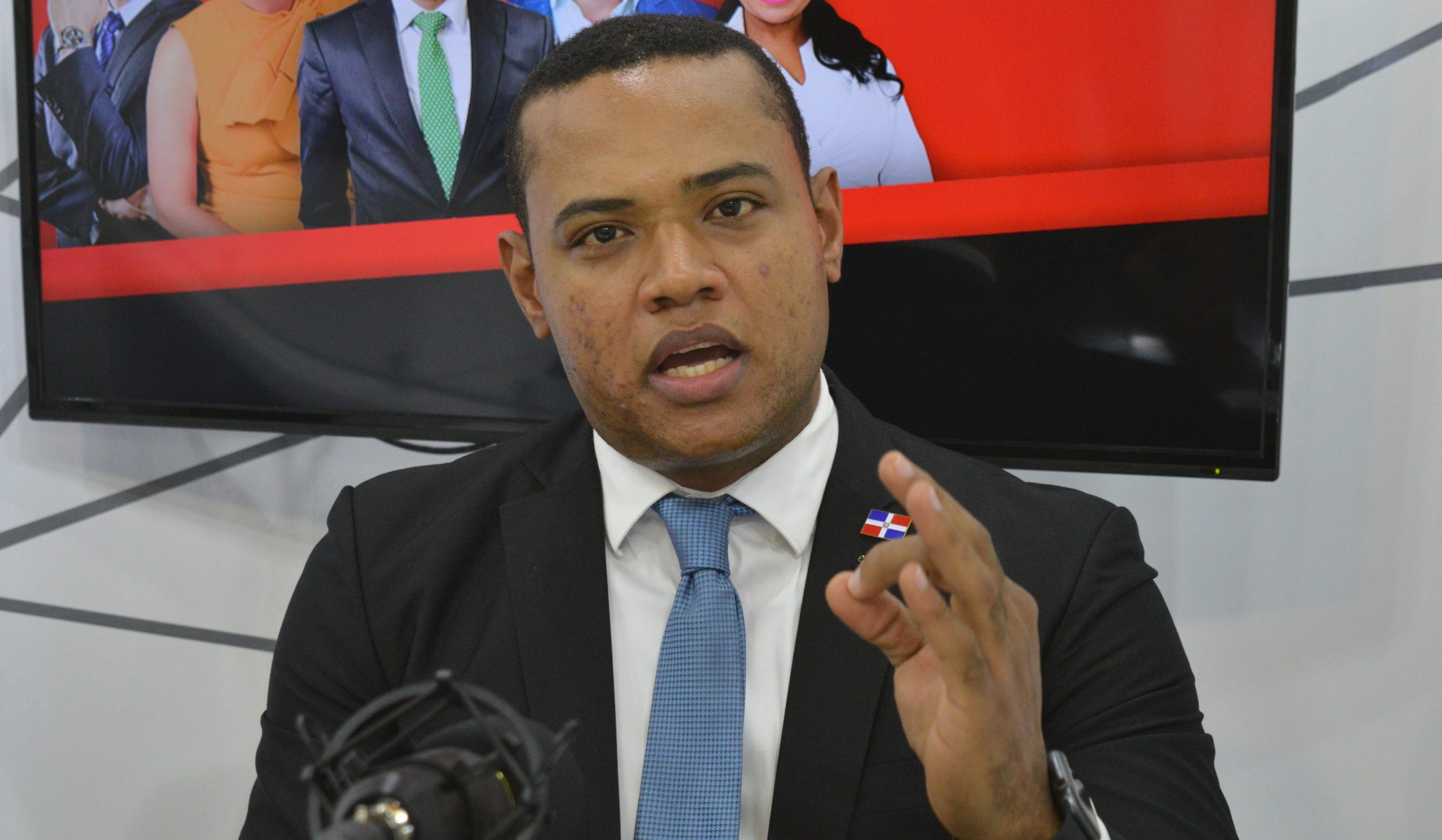 PLD dice al Gobierno que el país cuenta con 1,963 megavatios disponibles
