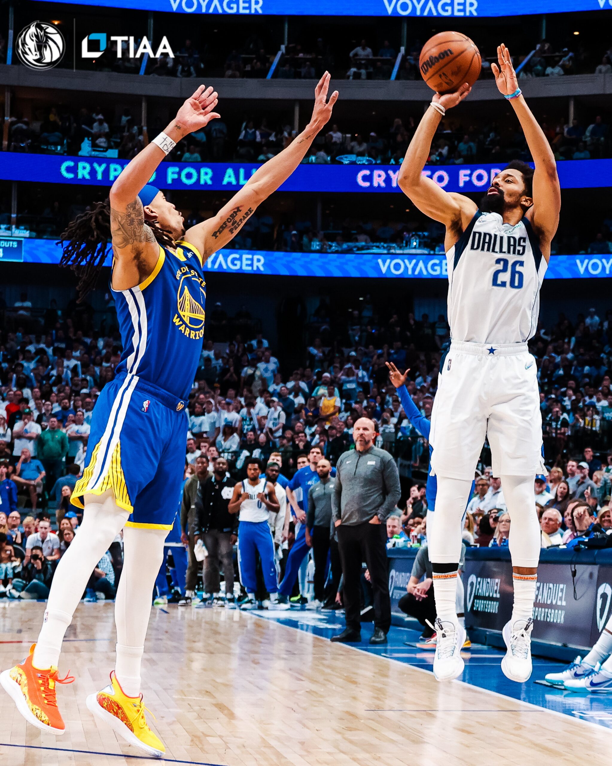 Dallas gana y evita la barrida de los Warriors en final de conferencia Oeste