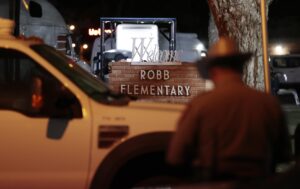 El agresor de Texas amenazó con tiroteos y violaciones en las redes sociales