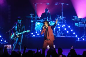 Enrique Bunbury cancela su gira y anticipa su retiro de los escenarios