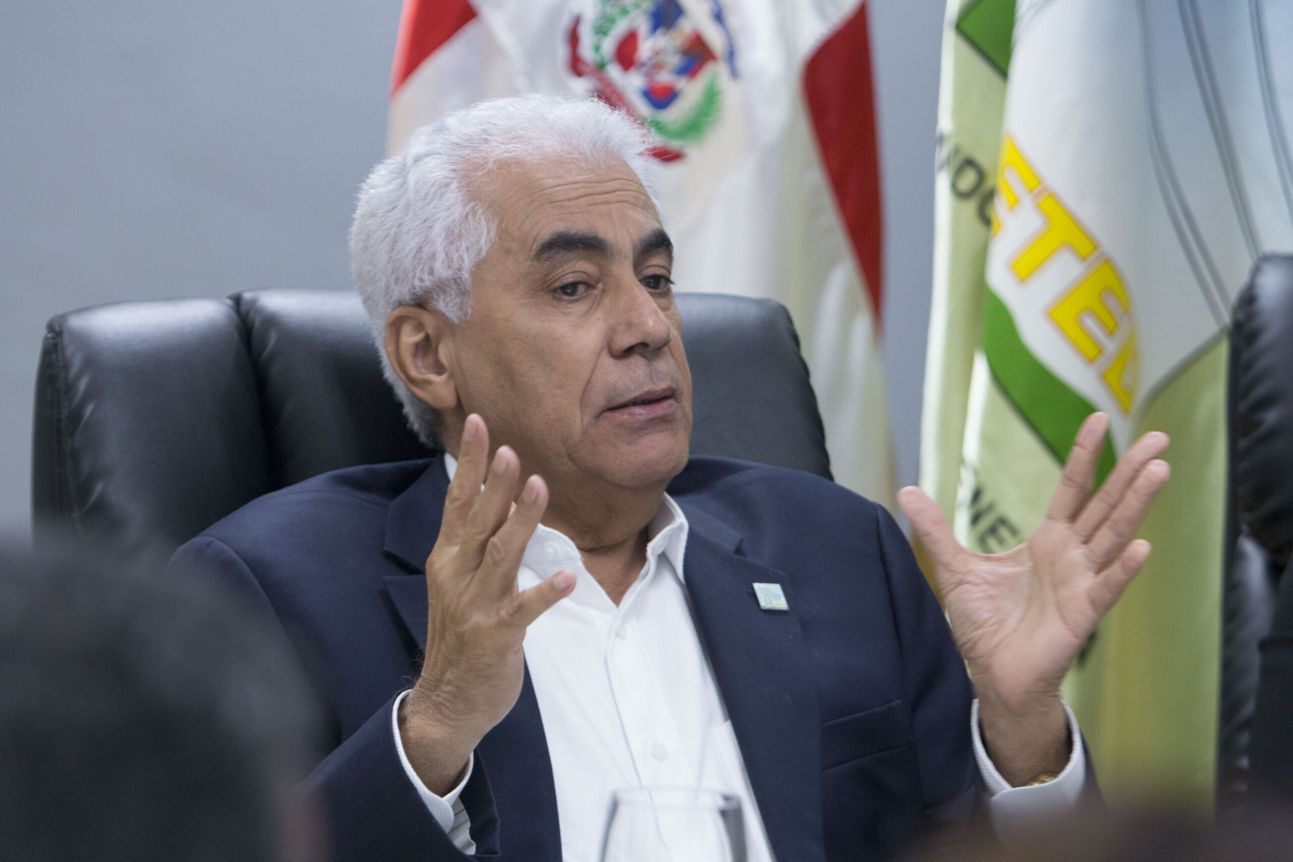 Activa Plan de Contingencia para mantener en condiciones las torres y subestaciones ante el paso de algún fenómeno atmosférico