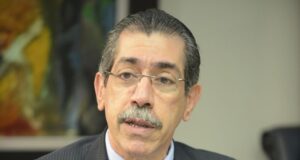 Asjana recibe apoyo de exrectores y maestros UASD