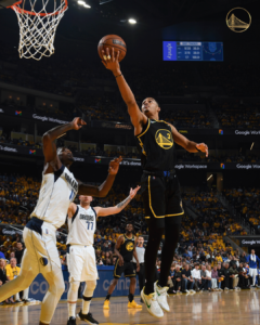 Los Warriors aplastaron a los Mavs en el primer juego de la final de conferencia NBA