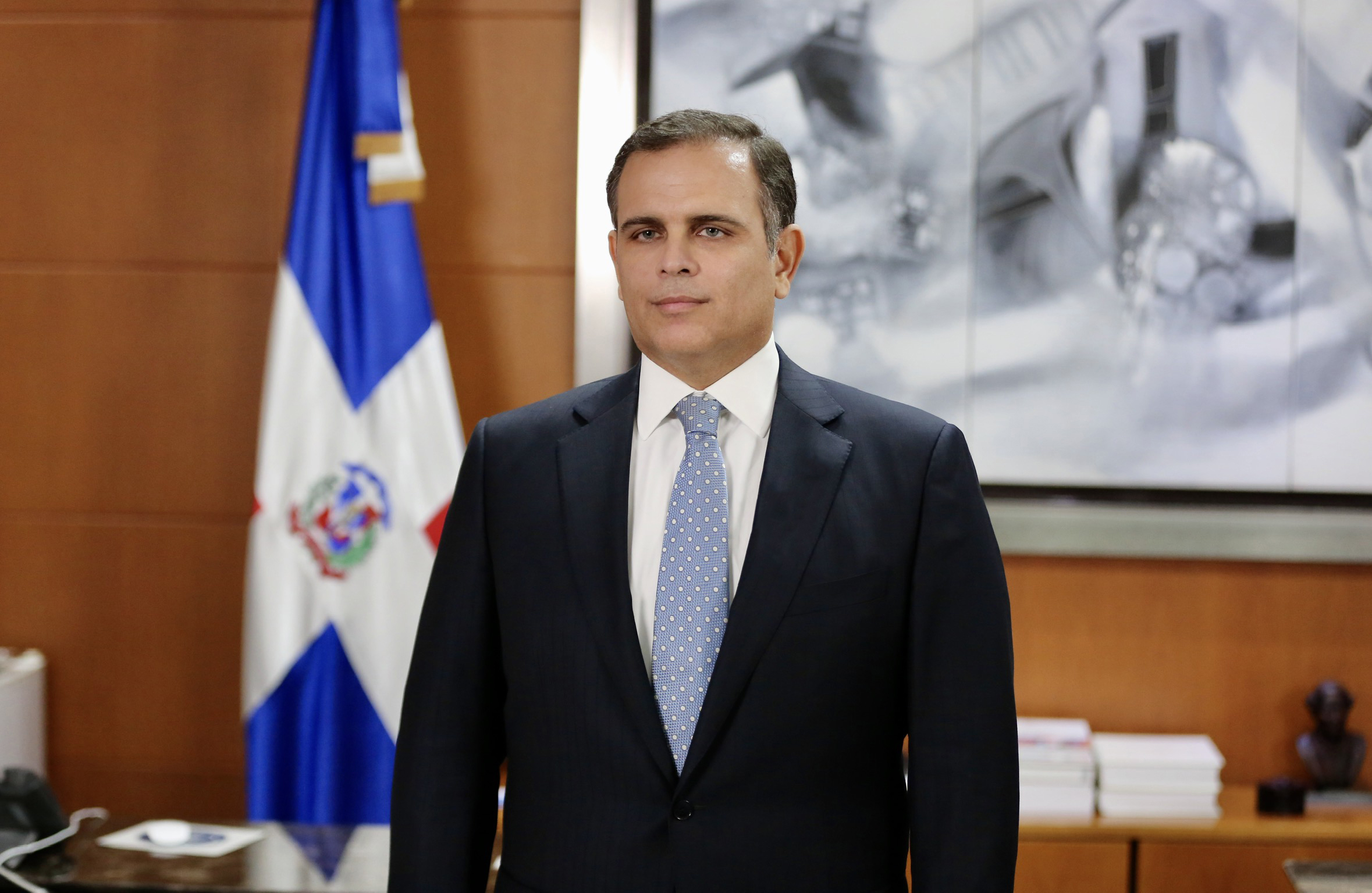 Hacienda aclara apagones en RD no son financieros