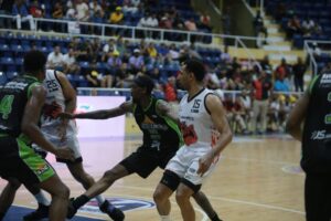 El equipo de Santo Domingo Este tuvo cuatro jugadores en cifras dobles en puntos en este duelo que vencieron a los Reales en La Vega