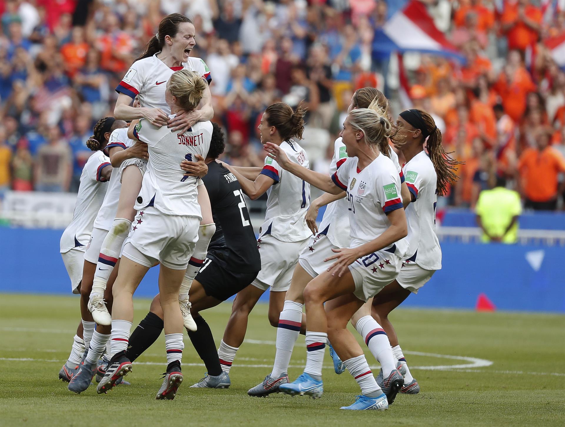 Selección femenina y masculina de fútbol EEUU acuerdan la igualdad salarial