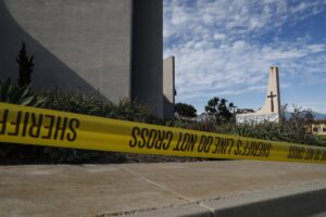 Un muerto y cinco heridos en un tiroteo en una iglesia cerca de Los Ángeles