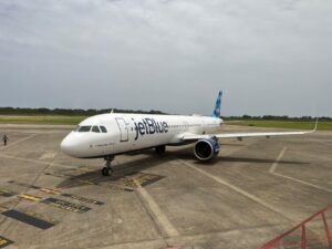 Aerodom anuncia reapertura de pista de aterrizaje del AIGL 