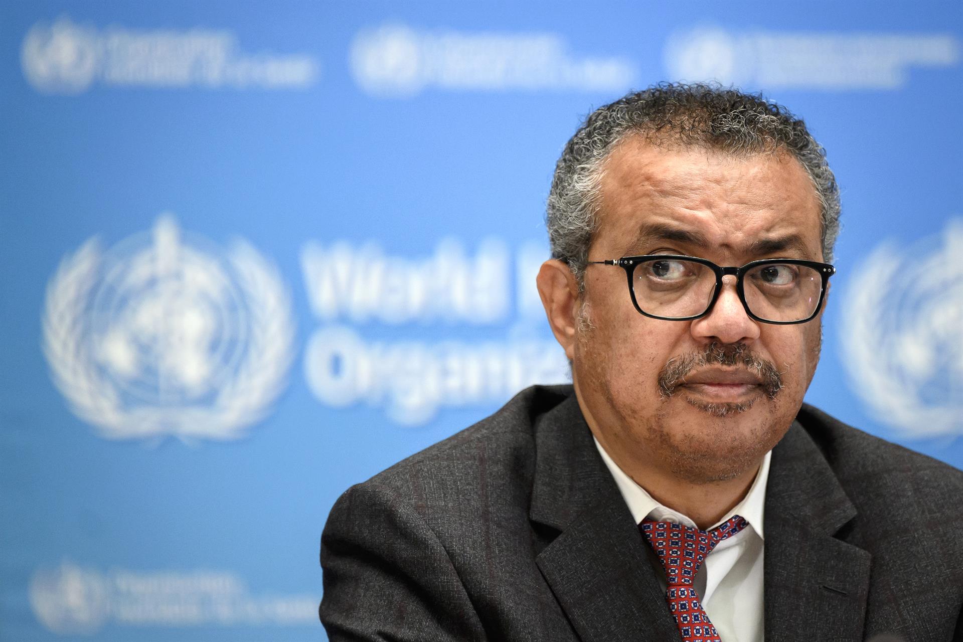China califica a Tedros de irresponsable por su crítica a covid cero