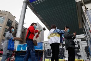 China suma siete muertes y 324 nuevos contagios de covid