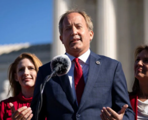 Fiscal general de Texas propone armar a los profesores para evitar matanzas
