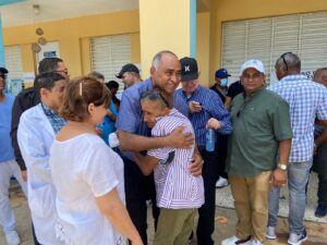 Julito Fulcar realiza operativo médico en Matanzas, Peravia