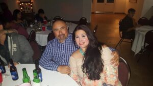 Muere de un infarto esposo de profesora asesinada en la masacre de Texas